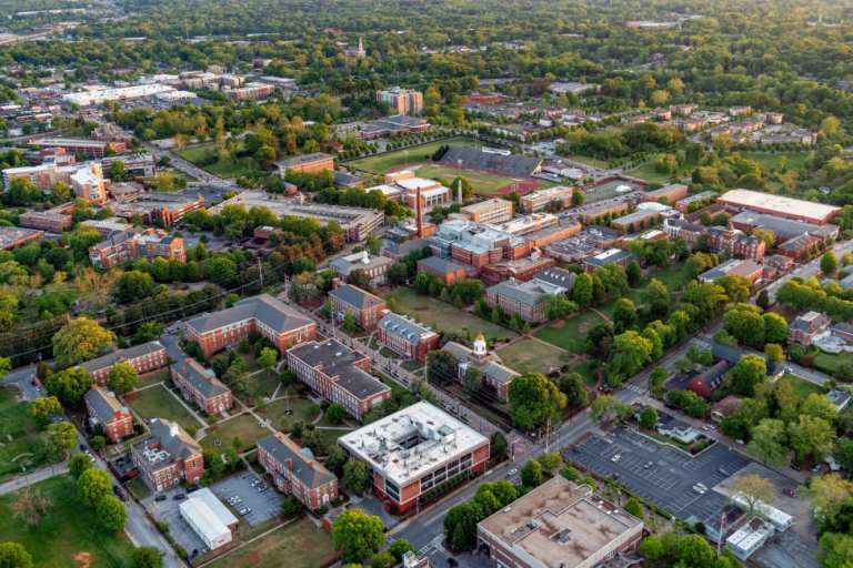 How EarnIn’s Early Pay Gave Me the Financial Flexibility I Needed as a College Student