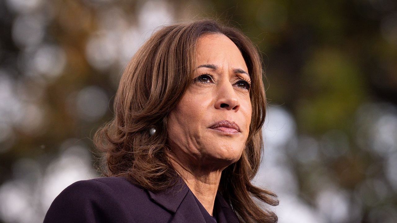 15988765 Kamala Harris Ap